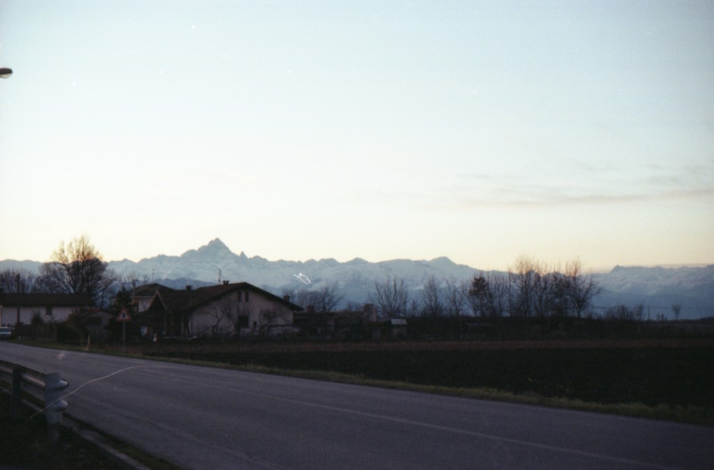 Il monviso al tramonto fotografato da Ruffia (CN) con la Kodak Retinette 1A type035 